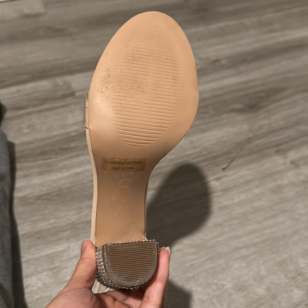 High Heels !! - Picture 2 of 6